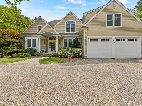 31 Wood Road, Mashpee, MA 02649