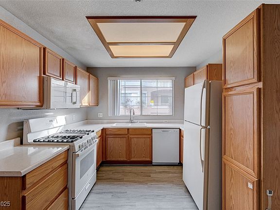 3rd image of 830 Carnegie St APT 1712
