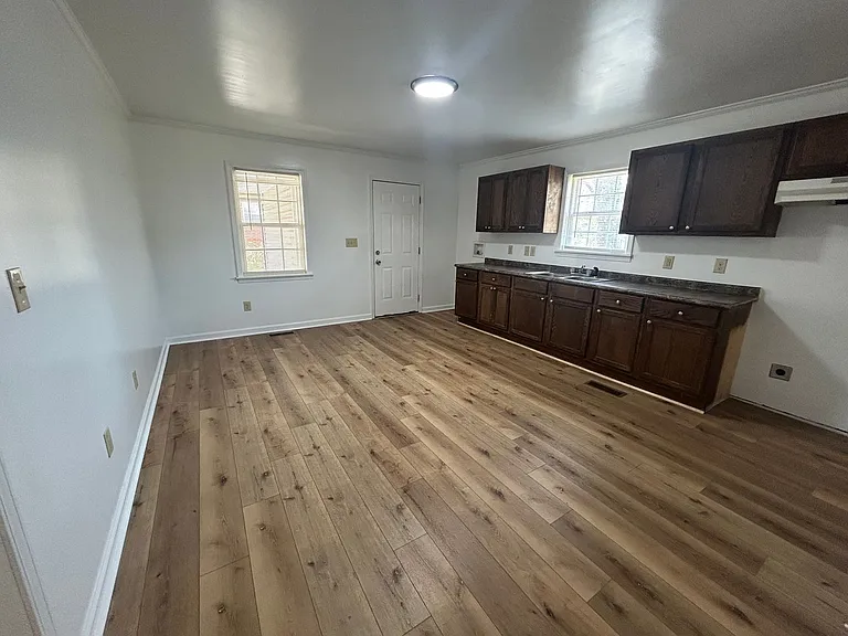 1021 N Lafayette Ave — Photo 6