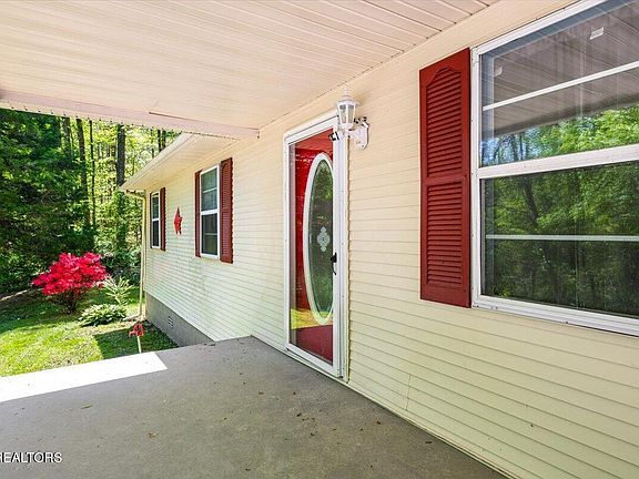 3rd image of 652 Indian Mountain Rd
