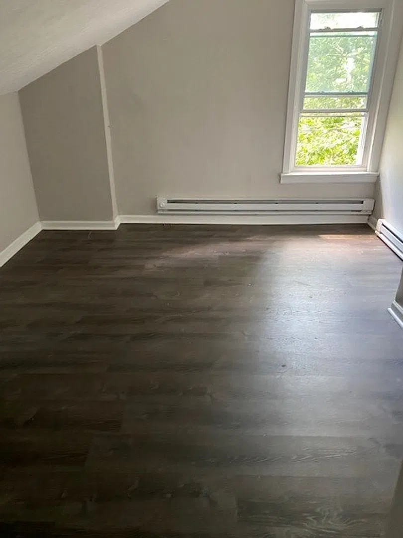 301 Morris Ave — Photo 3