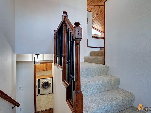 5th image of 9825 Saaya Cir