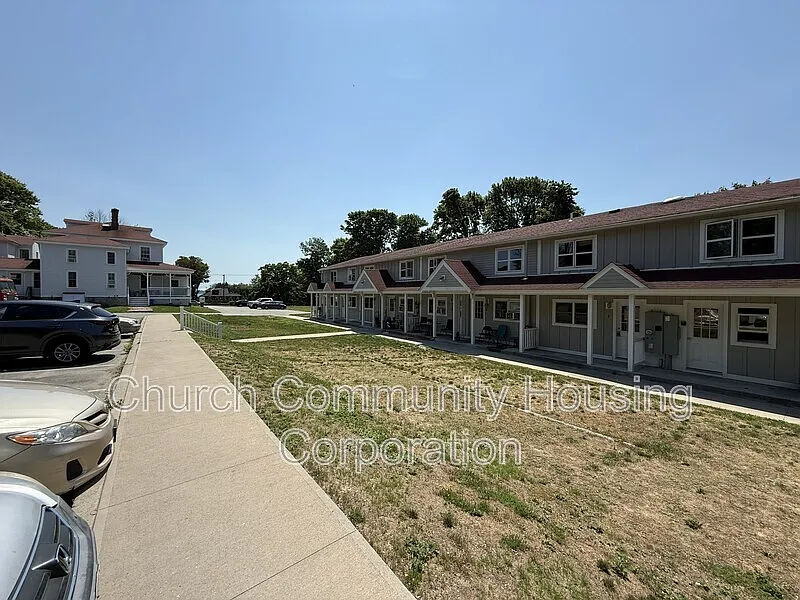 169 Conanicus Ave #3