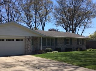 5515 Golden Crst, Stevensville, MI 49127