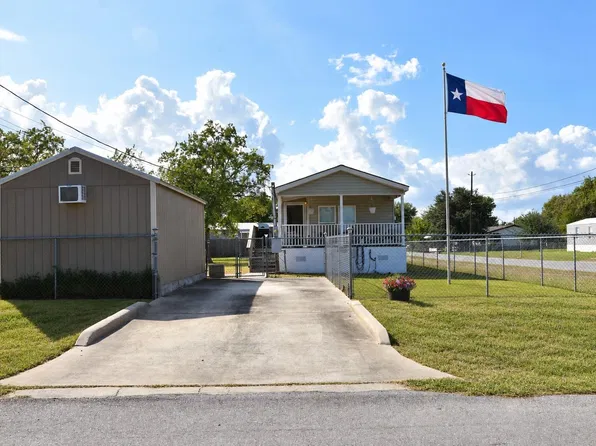 618 Golden Bend Dr, Highlands, TX 77562
