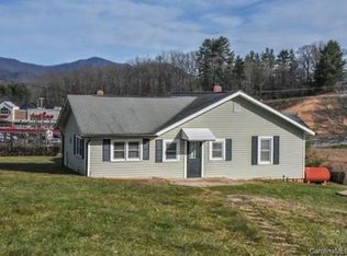 100 Pigeon Ford Rd, Canton, NC 28716