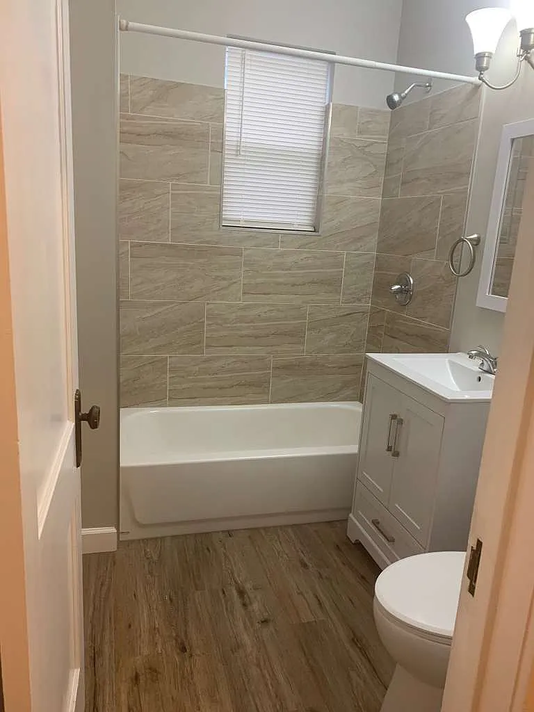 3 bed, 1600 sqft, $1,600 — Photo 2