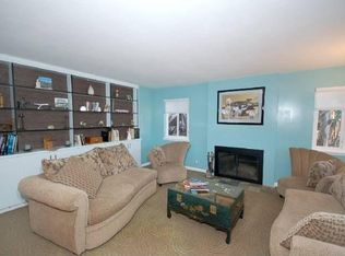 1919 Hillman Ave, Belmont, CA 94002