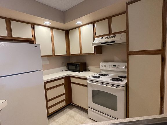 3rd image of 3450 Pinewalk Dr N #413-1