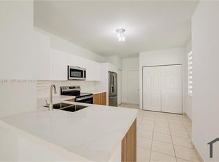 2143 Hacienda Ter, Fort Lauderdale, FL 33327