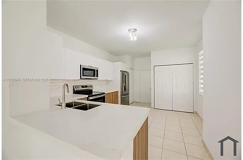 2143 Hacienda Ter Photo 1