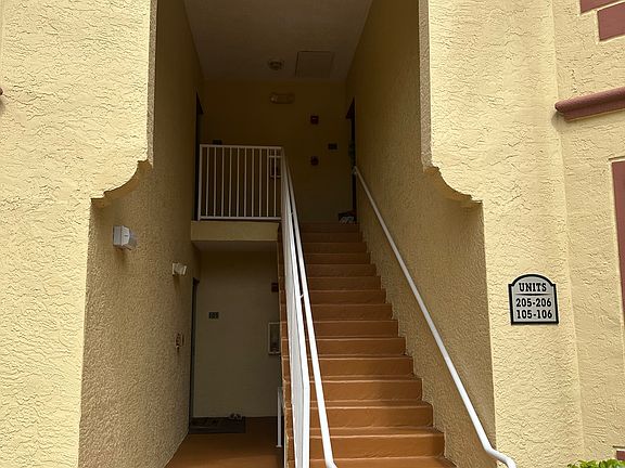 3rd image of 15630 Ocean Walk Cir APT 206