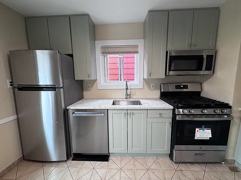 380 Park Ave #2 — Photo 6