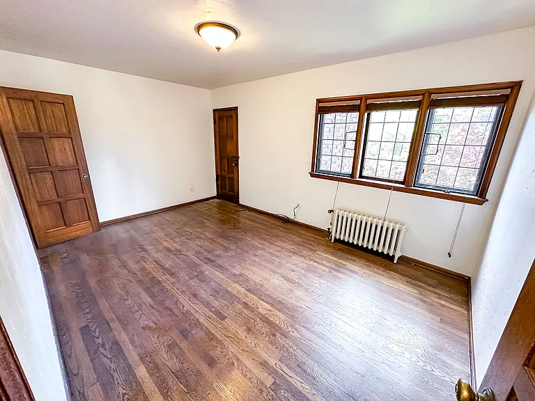 Ten-O-Five Anhalt Apartments — Photo 32