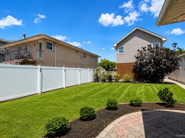124 Reid Ave
