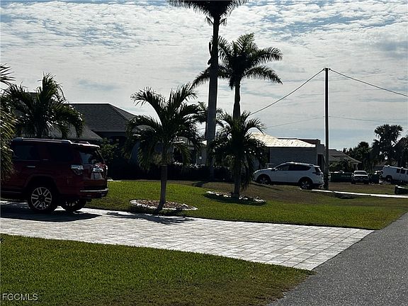 5th image of 2345 NW 37th Pl