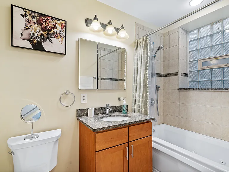 2117 W Irving Park Rd #3R — Photo 13