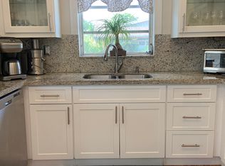 1252 SW 74th Ave, Miami, FL 33144