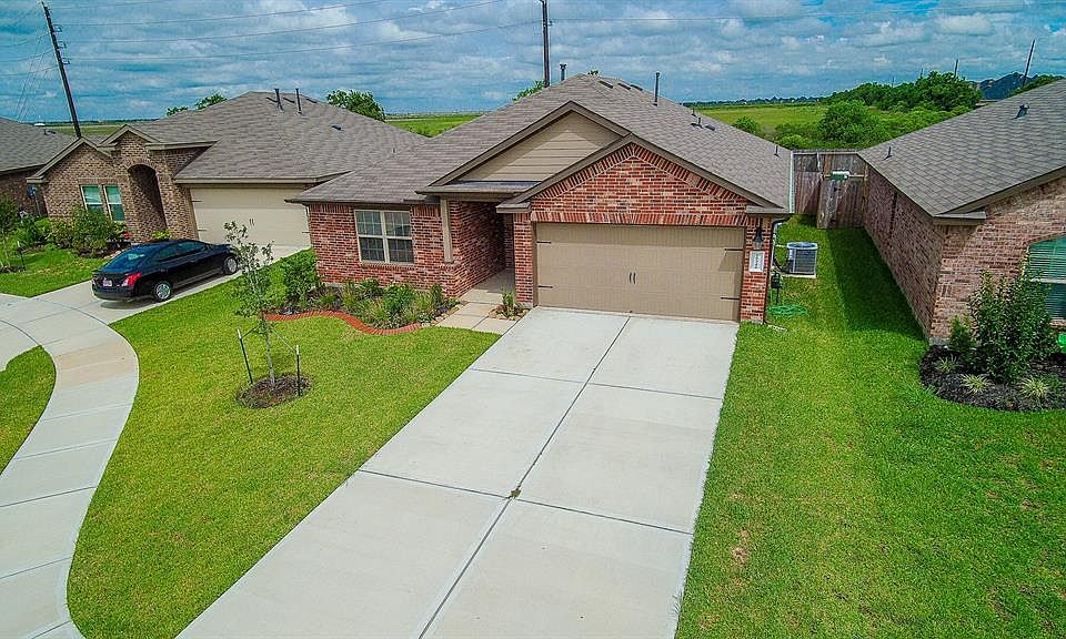1st image of 29342 Dunns Creek Ct