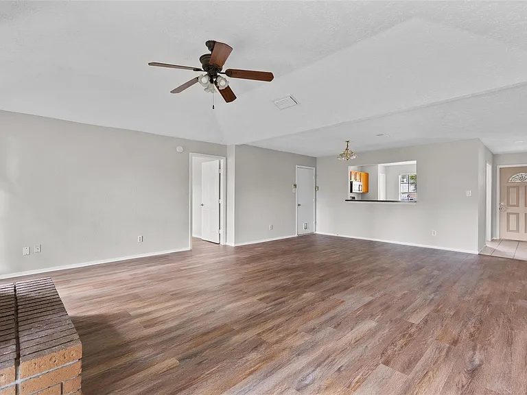 2819 Sugar Wood Dr — Photo 6