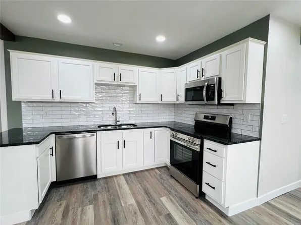 102 Modern St, Sullivan, MO 63080