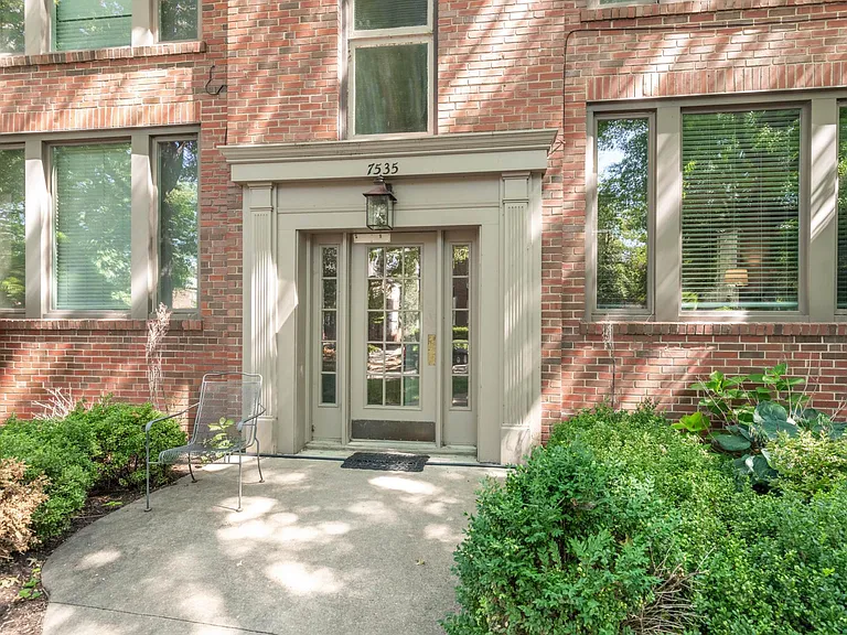 7535 Oxford Dr E #1W — Photo 14