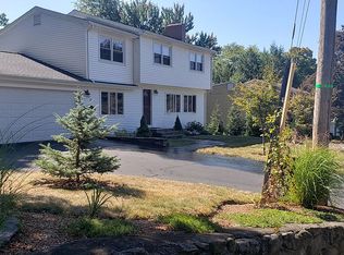 17 Tally Ho Ln, Framingham, MA 01702
