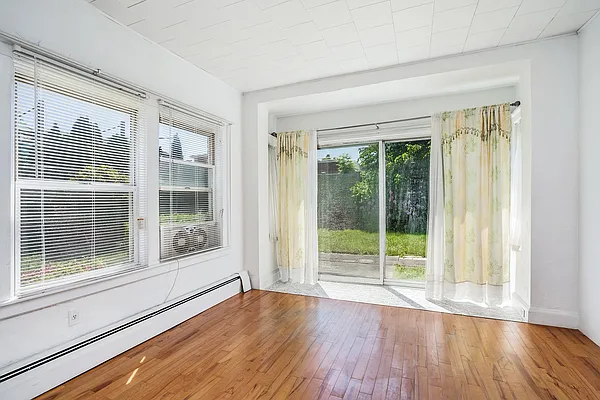 Sold by Dom Realty of NY | media 6