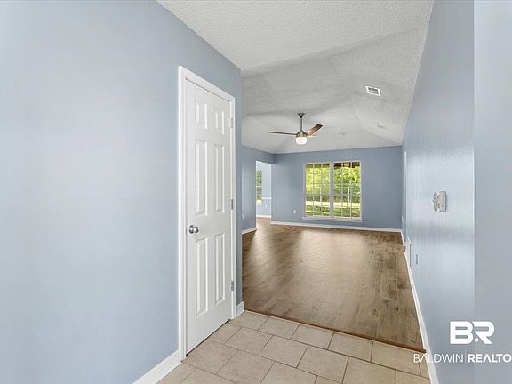 4th image of 22892 Tree House Ave