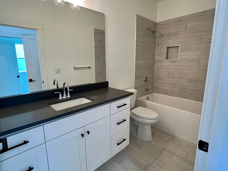 210 Bogey Ln — Photo 4