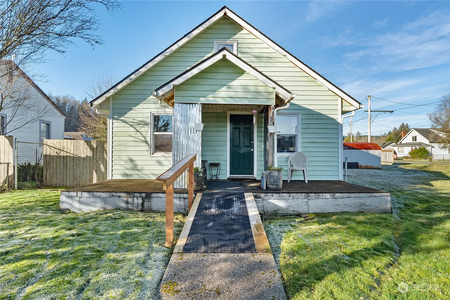 1423 Marion Street photo 1