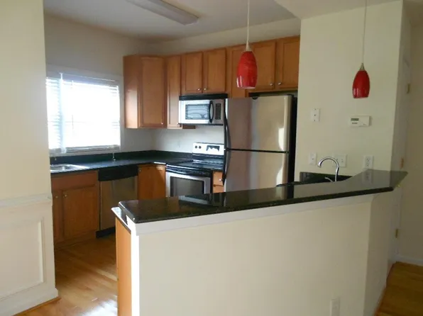 2017 Baltic Ave #B, Virginia Beach, VA 23451