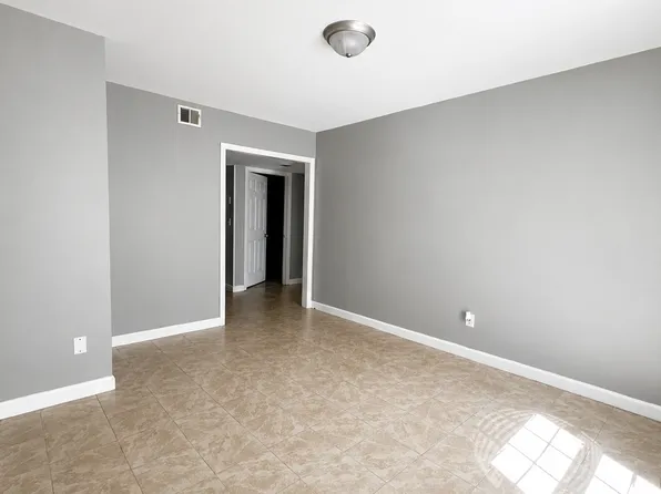 504 Spainhour Rd APT 2, King, NC 27021