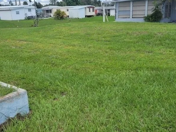 337 Lantern Ln, North Fort Myers, FL 33917