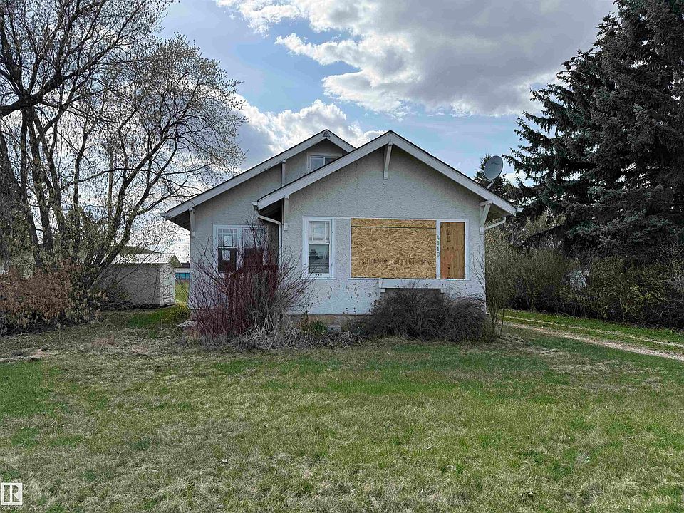 1st image of 4818 52nd St