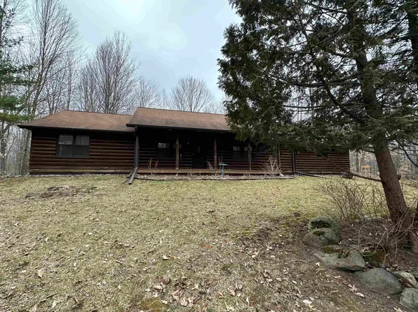 7706 Timberline Rd, Oconto Falls, WI 54154