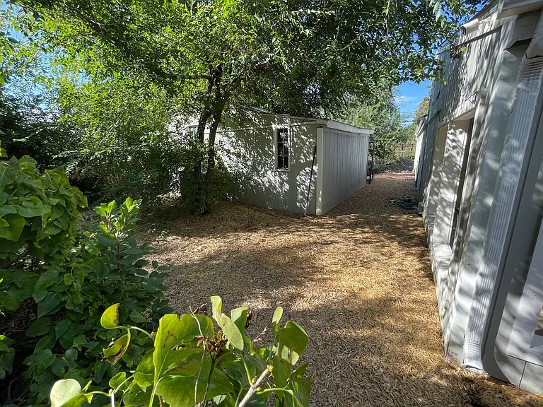 95 S Kendall St — Photo 16