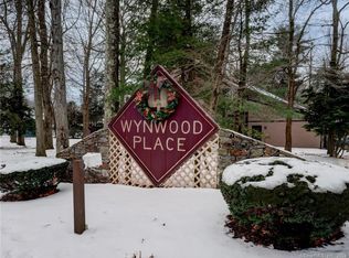 52 Wynwood Dr #52, Enfield, CT 06082