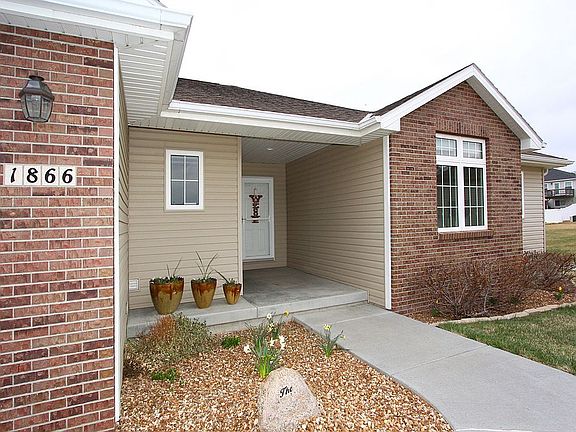 4th image of 1866 NW Faesy Pl