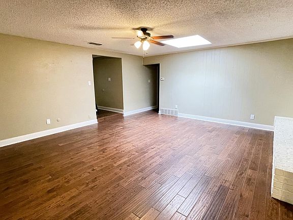 3rd image of 5620 Woodhollow Dr