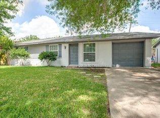 6113 Locust St, Rowlett, TX 75089