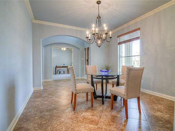 5th image of 1105 Canyon Springs Dr