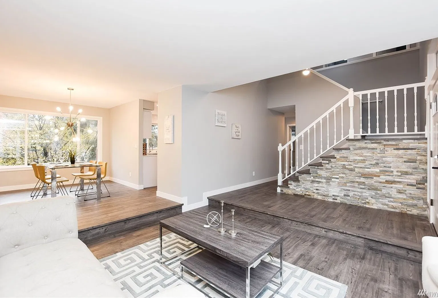 Remodeled Home in Mukilteo! — Photo 2