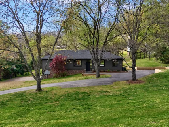 105 Dogwood Ln, Franklin, TN 37064