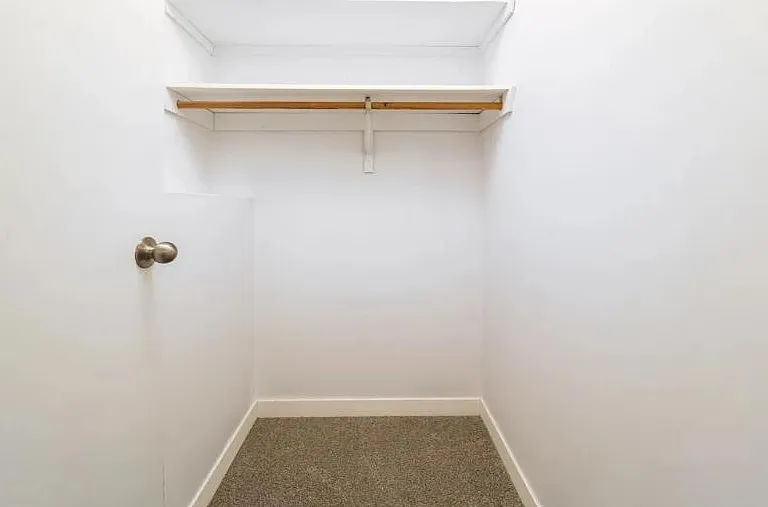 32 Holmes St — Photo 4
