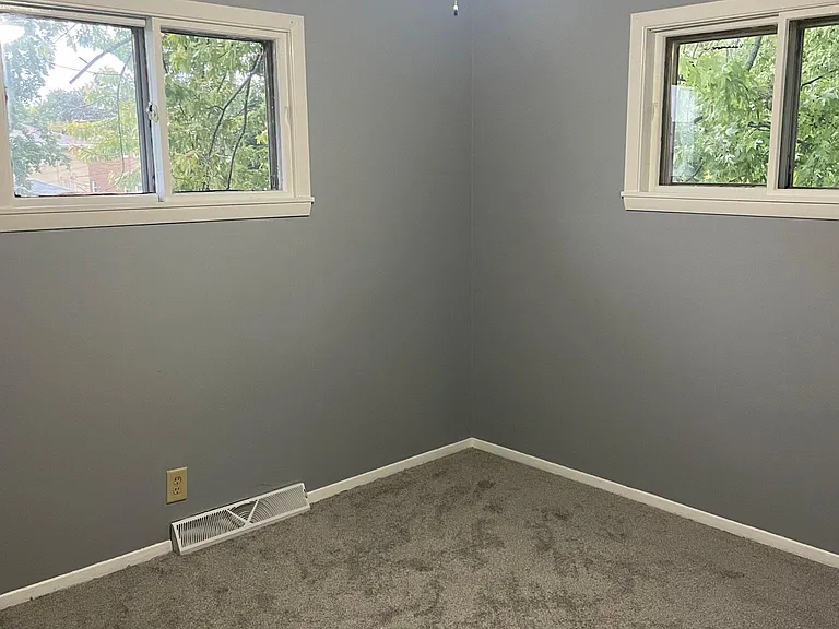 6033 N 61st St #A — Photo 5