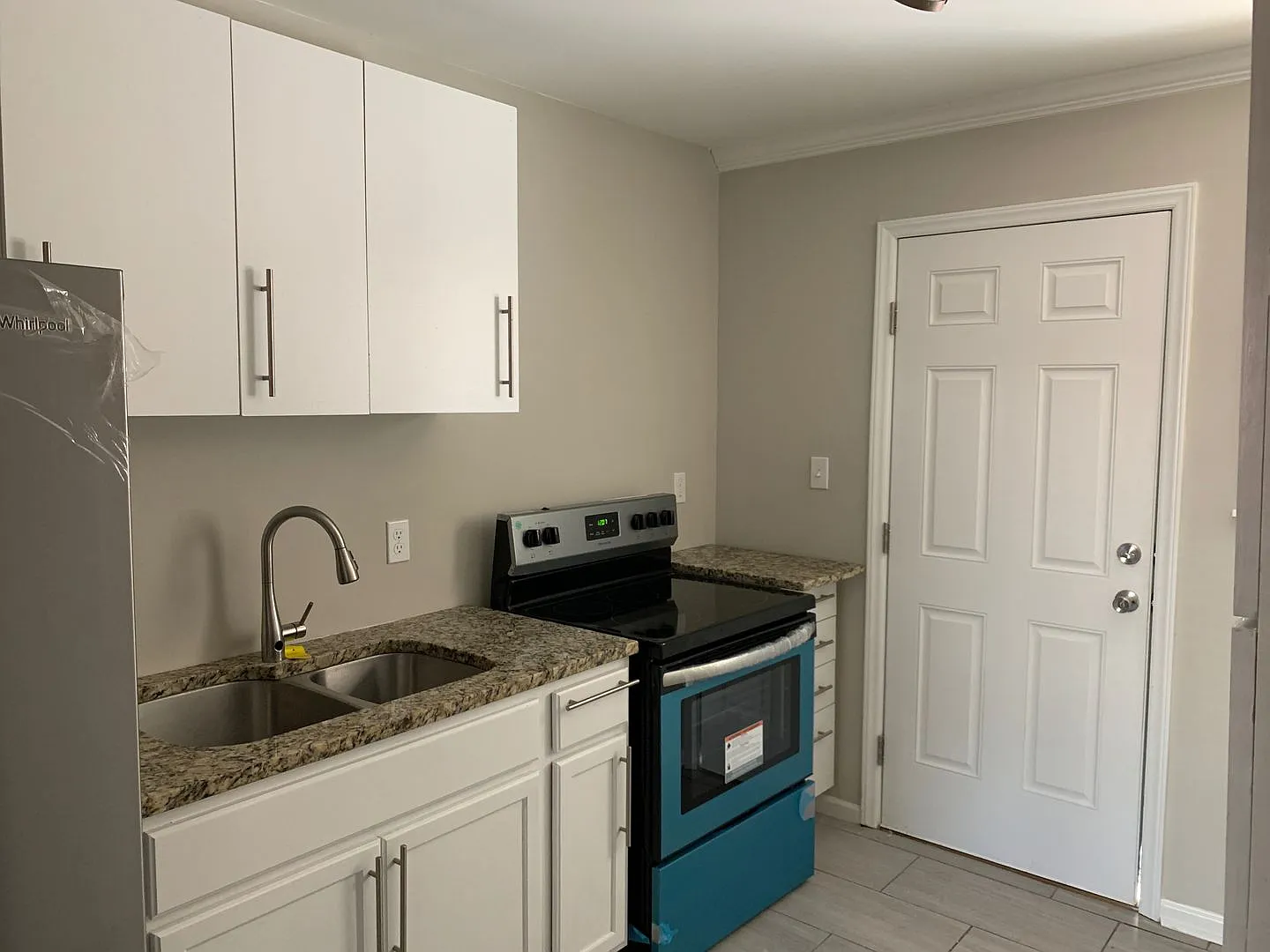 Cute 2 Bedroom Duplex near Freedom Drive — Photo 4