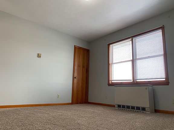 3rd image of 136 Ithaca Rd #4