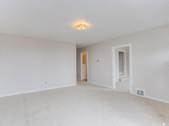 5th image of 525 Excelsior Ave