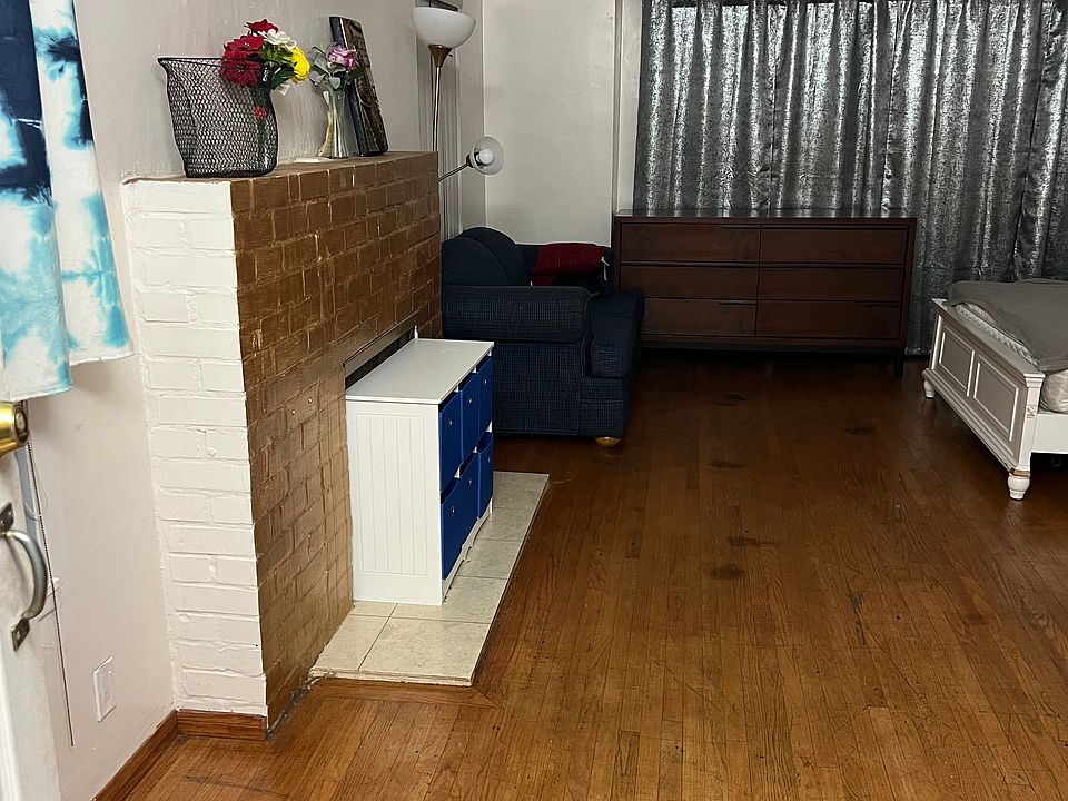 2nd image of 2484 San Pasqual St Unit 4